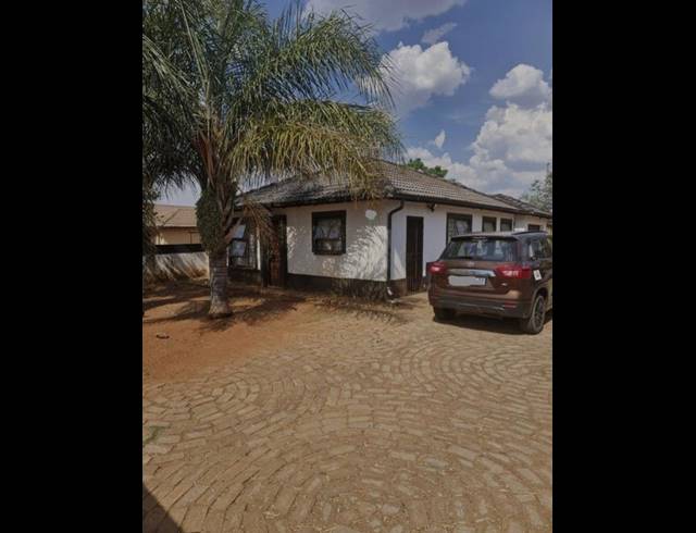 3 BEDROOM HOUSE FOR SALE IN THE ORCHARDS